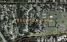 Brenton Lake Holiday Cottages